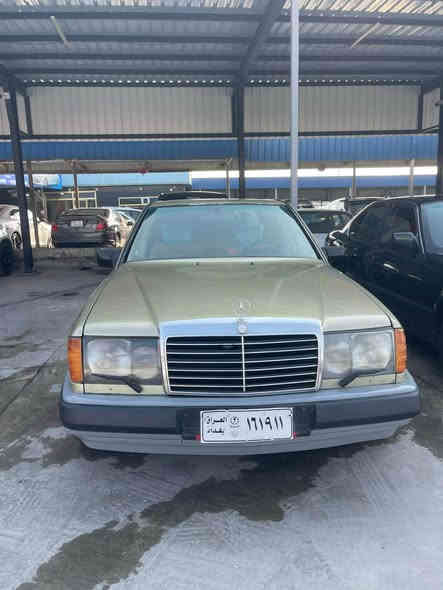 مارسیدز E 300 
گێڕو مەکینەی بەشەرت
مەکینەی VVt 2500
گێڕ ئۆتۆماتیک 
دەعموو لێدراوی نییە
ئاڕمی پلاستیکی سلێمانی بەشەرتی 
تەحویل وەکالەوتوو غەرامە
43$
***********
*********** السليمانية
