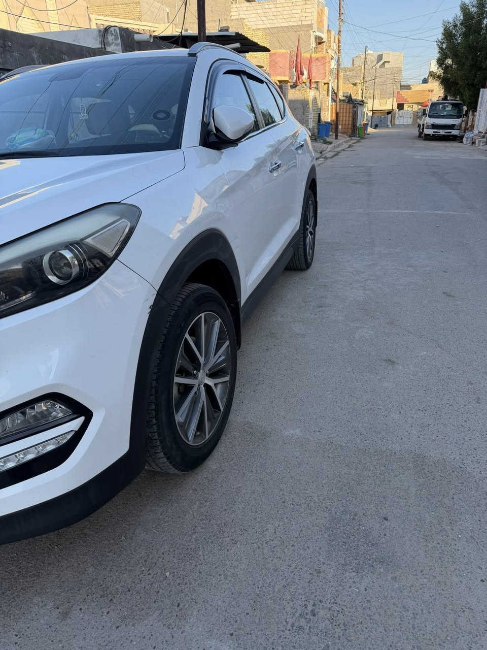 سلام عليكم
توسان موديل 18خليجي مكفول 
نص فول مكينه 2000دوش 
كير مكينه كفاله 
***********
السعر 183 وبيها مجال بسيط
