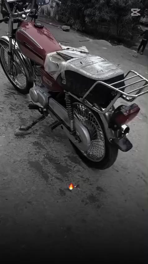 السلام عليكم دراجه ايرانيه موديل 20 دراجه ماكينتها كامله لا تنقص ولا تبخير تشتغل من الجوزه وتطفى من الجوزه اشياير موجوده اربعه مشدودات اثنين لشاير الخلفيه يرادلها رواسط سعر الدراجه 350 وبيها مجال للشراي مكاني بغداد نهاية سبع قصور بلوسمة ‏‪0770 136 0465‬‏
