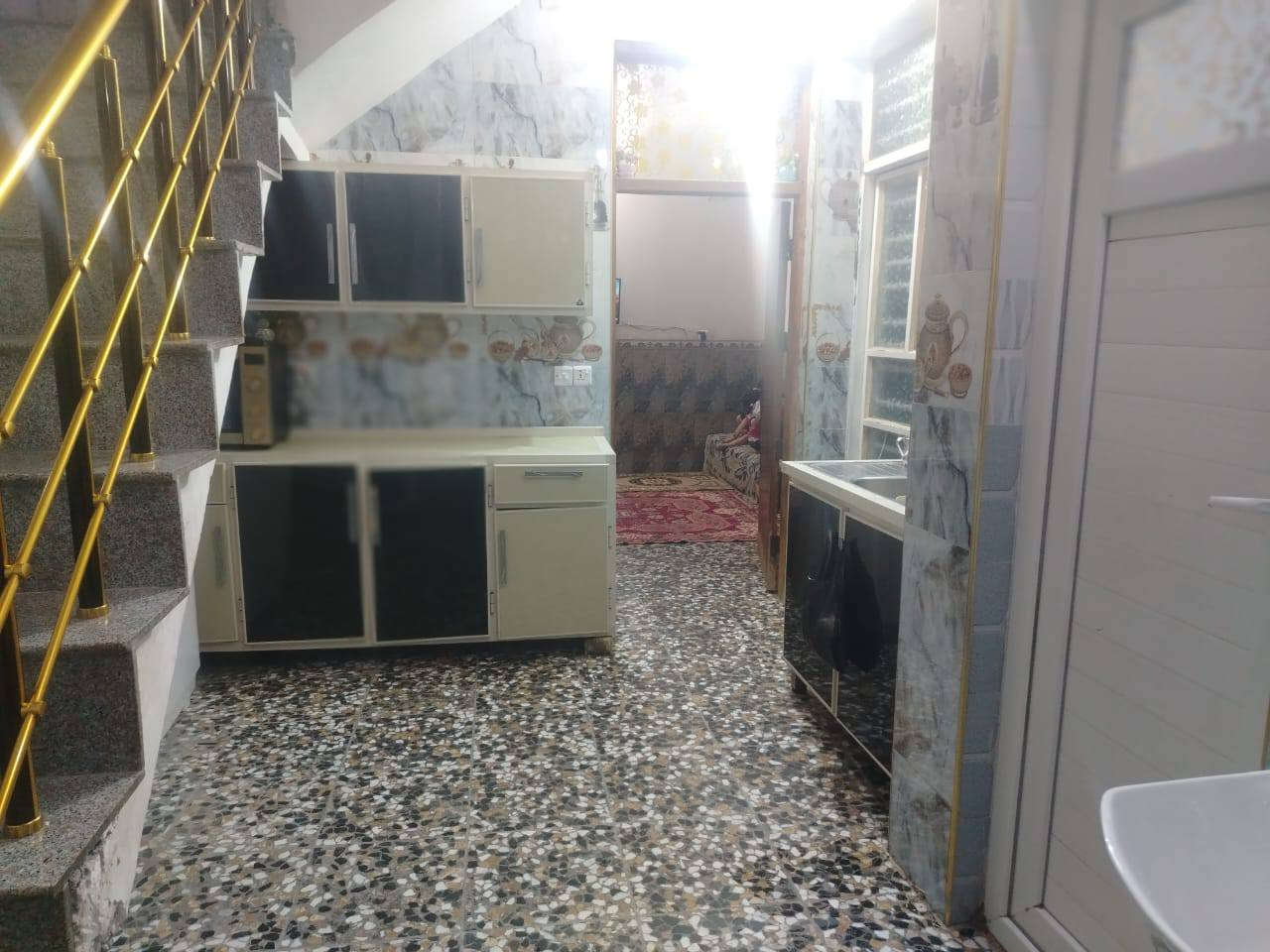 متوفر بيت  في منطقة السدة الزراعي بيت غلام شارع 15 أول فرع على اليمنى قرب افران القدوس المساحة 75 م طابقين يوجد فيه استقبال وصالة غرفة نوم اليوره غرفتين فوك
المزيد من المعلومات تصال على رقم التالي ***********
