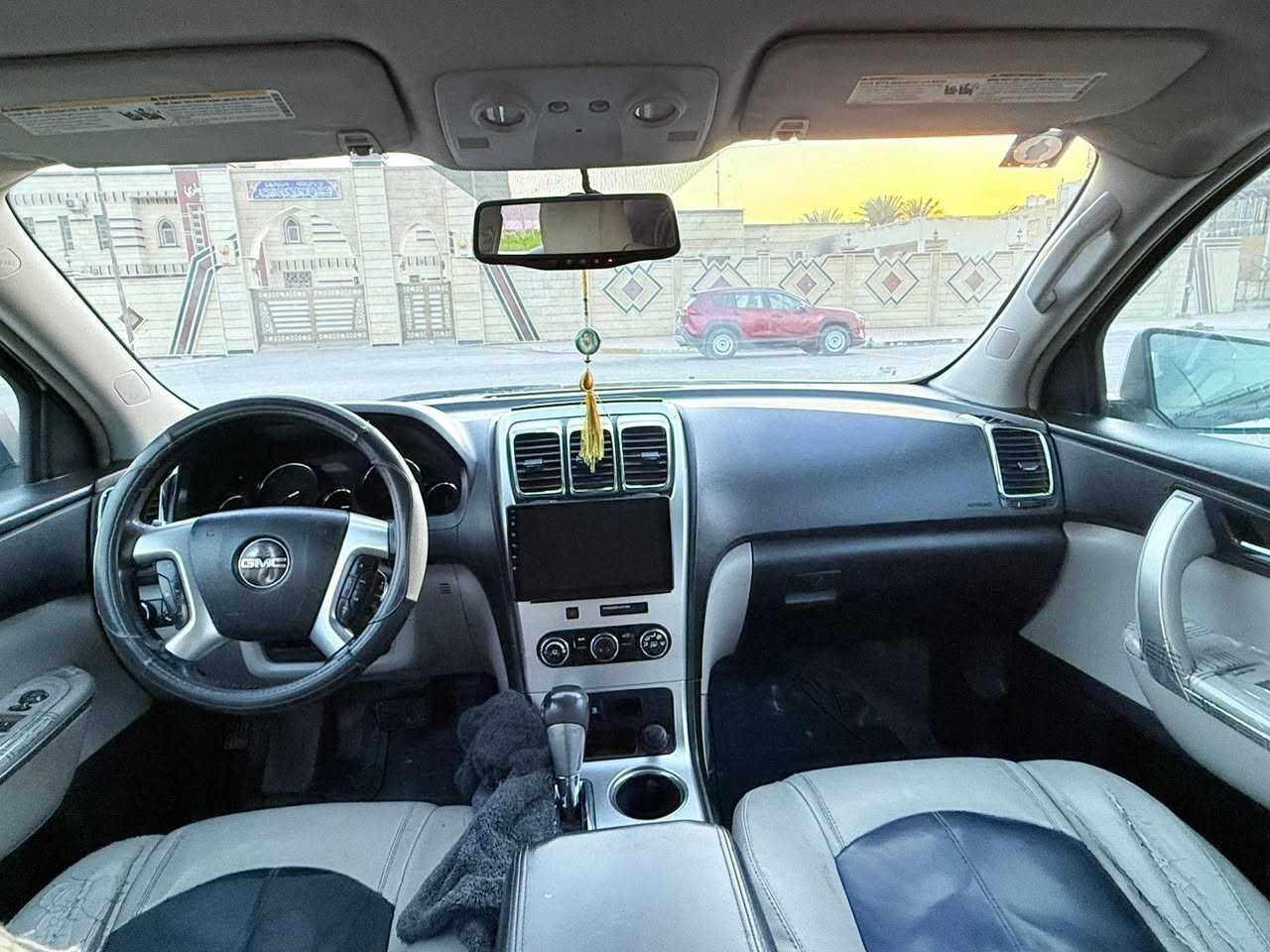 سلام عليكم جمسي اكاديه موديل 2009 مكفوله من الضربه والصبغ السعر 97 وبي مجال موصفات مكينه 3600 سبعه راكب داخل ملكي كشنات جلد تحكم ستيرن جهتين 3 قطع تبريد حساسات كامره خلفيه دواره مكينه وكير كفاله تخم تاير جديد حداديه رقم دولي تحويل مباشر سنويه لـ 29 العنوان كربلاء للستفسار ***********
