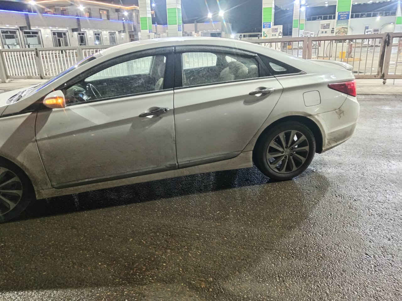 سلام عليكم ورحمة الله سوناتا ٢٠١١ لون صدفي سياره خير من الله مال جناي تخم تاير حداديه ٨٠ بل الميه داخل نضيف ل نين بيجي او اسود  خير  من الله مناقصها شي مال جناي الشراي يتصل او بيه خير او يدلل السعر ١١٥ او بيها مجال ضرر نص باب او نص جاملغ صبغ والباقي مكفول المكان اتصل او دلل ***********
