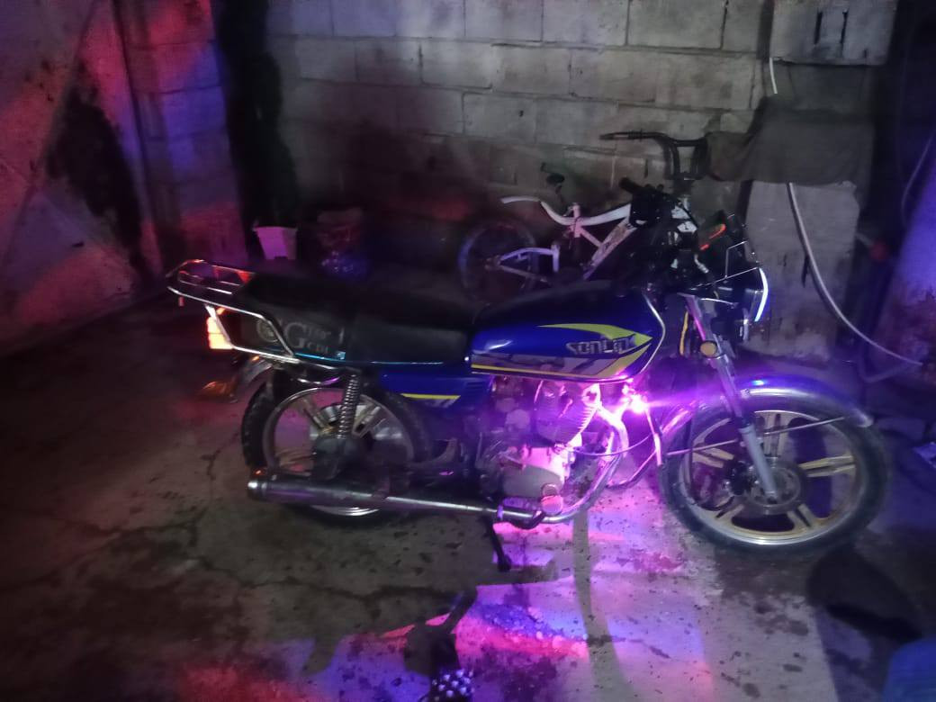 دراجه لبيع موديل٢٢ نضيفه إدراجه بس بيه مفتوح محرك  كهربائيات شخاله كله ورايده ب500 وبيه مجال عنواني رمادي شقق الحجريه ***********لستفسار
