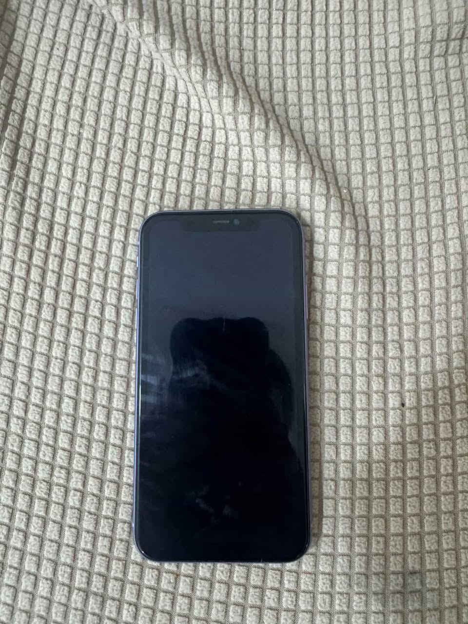 السلام عليكم اخوان
ايفون 11 عادي ذاكرة 128 بطارية 79 
ممفتوح 
السعر 225 الف وبيه مجال قليل للتواصل *********** وبيه واتساب
ما موجود ع الماسنجر
