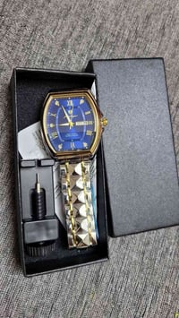 ساعة • توصيل متوفر