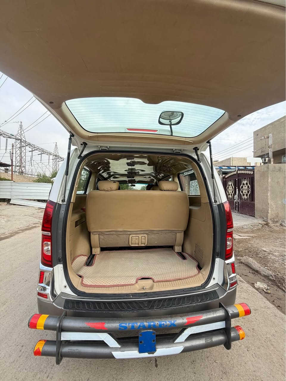 موديل 20 اصل محرك الديزل مفتوح كير عادي 
ماشية 200 الف
السيارة كاملة من كلشي 
مكفولة من صبغ تبديل معجون  
المحرك بي بخار فقط
خصوصي بغداد 
مكاني بغداد الشعب 
السيارة 7 راكب السنوية
بالواقع 9 راكب السعر 250. 
وبية مجال للشراي *********** بغداد, العراق
