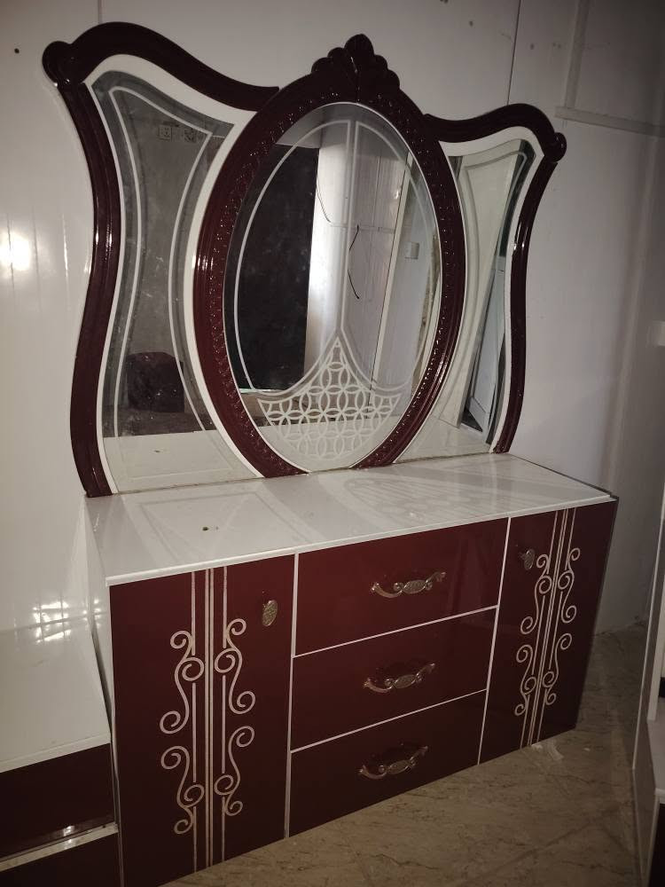 غرفة نوم مستعمله نظيفه خشبه قوي 
1جربايه مابيه
2المجرات يرادلهن سكه
3 مثل ما تشوف بل صوره بس ذني غراضه النجف, العراق


**إذا كنت صاحب هذا الإعلان وتريد حذفه لأي سبب، رجاءا أرسل رسالة إلى الدعم الفني**
