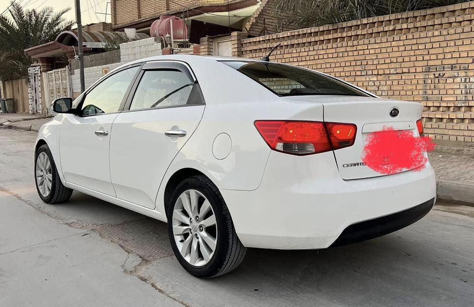 سيراتو 10 بيها بارد بالباب مال الصدر مكينه كير مكفولات تبريد شغال رقم شمالي ب 70ربيها مجال للاستفسار ***********
