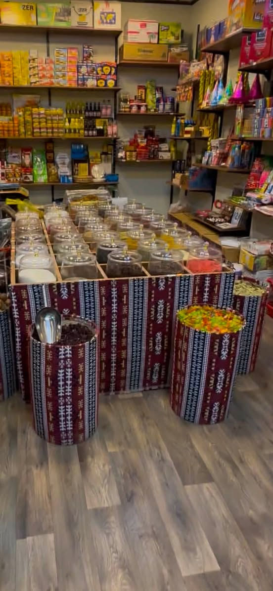 للبيع 
ميز عطارية خشب تركي مغلف قماش سعر 150 الف 
علب اكرلك عدد 40 جديد حيل نظيف سعر قطعة 5
سلات عطارية عدد 10 سعر الواحد 12 الف


**إذا كنت صاحب هذا الإعلان وتريد حذفه لأي سبب، رجاءا أرسل رسالة إلى الدعم الفني**