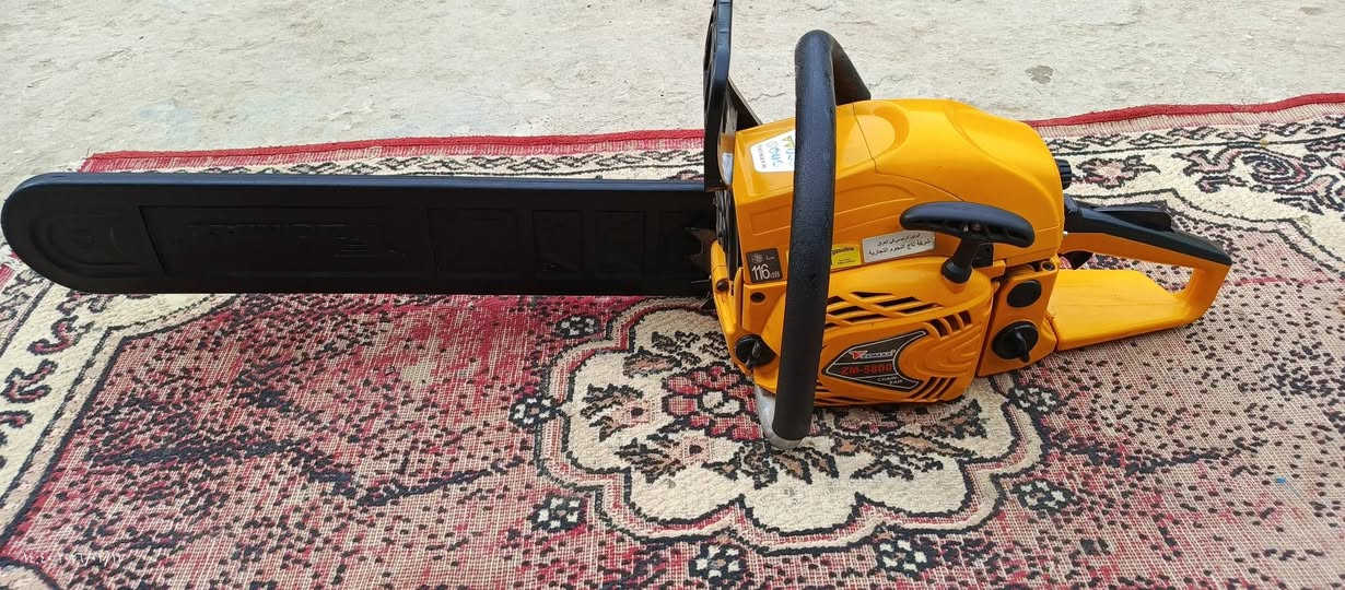 السلام عليكم مرخصت مدير الكروب منشار قطع الاشجار مستعمل اقل م̷ـــِْن شهر مامتعوب فقط محتاج زنجيل جديد كامل وكل ملحقاته ويا حجم القامه مالته 22 بانزين ودهن خبط. اسمه زوماكس. للتصال ***********
