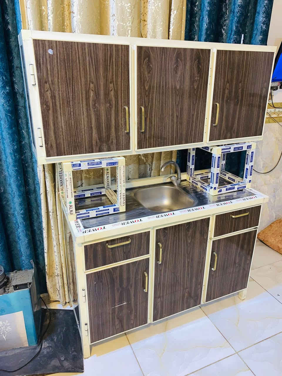 كاونترات مستخدم نضيف كلمن وسعره تسكام المنيوم اي ضرر مابيهم مكان بغداد اكو توصيل شراي خاص او *********** بي وتساب
