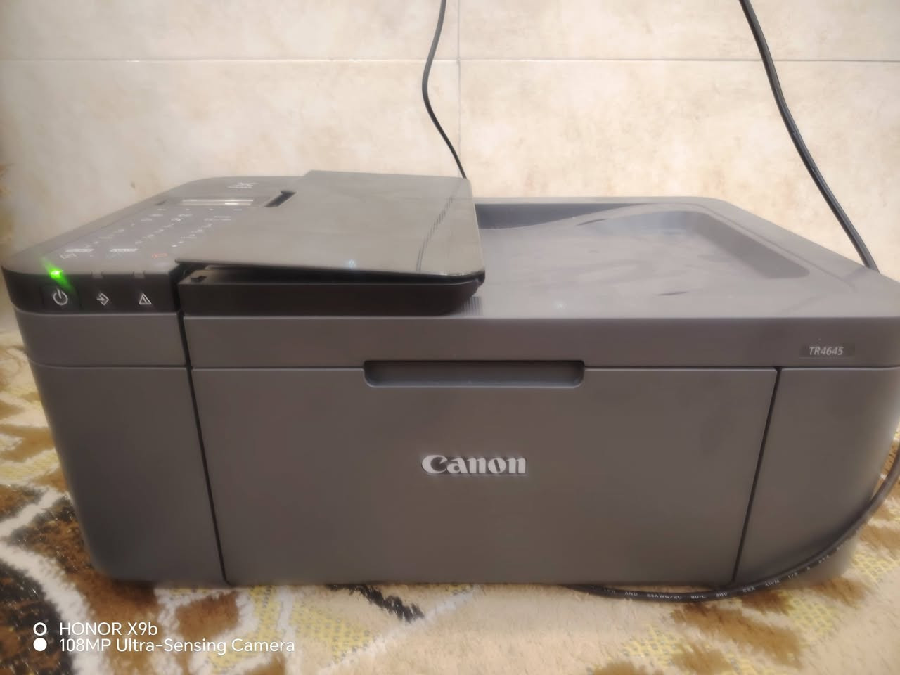 السلام عليكم اخوان طابعه كانون ملون وعادي للبيع جديدة جديدة فقط ساحبه فحص فقط الله شاهد اخذتهه ١٤٠ الف وياهه قرص تعريف وياهه كيبل حاسبه وسيت حبر جديد بعدهه بالكارتون سبب البيع ماعرف اله ومحتاج فلوس السعر ١١٥ ماعدي توصيل مكاني نجف  اسف على الإطالة ***********
