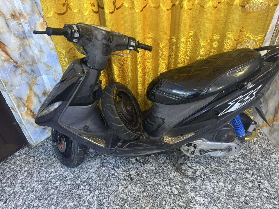 سلام عليكم شباب ماكس عدله للبيع دراجه خير من الله الدراجه نقص قلق باتري  وشاير طافيات سعر ٤٥٠وبيهه مجال  المكان حي العامل رقم ***********
