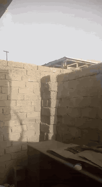 سلام عليكم بيت للبيع. حواسم وذا مراوس بعد احسن مثث تثيث كامل
رقم ***********
*********** مكان كسرة وعطش
