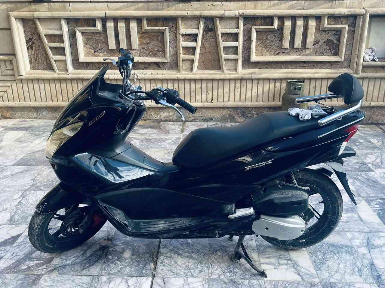 دراجه bcx جيل ثاني مكفوله نضافه ١٠٠٪؜ كامله مابيهه نقص شلعه ومعدل خير من الله اوراقهه كامله السعر مليون و٦٠٠ مكاني ساحه مظفر شراي اتصل ***********
