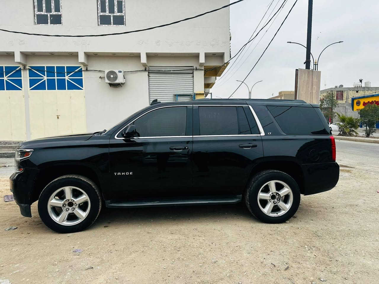 تاهو ٢٠١٧ دخول جديد على كتاب ضباط مرقم واسط تحويل ثاني يوم السياره مكفولة كفاله عامة بدون حادث رقم الشاصي 1GNSCBKC7HR202206
مكان السياره النعمانية السعر ٣٢٠ وبيهه مجال للتواصل مع صاحب السياره 
***********
