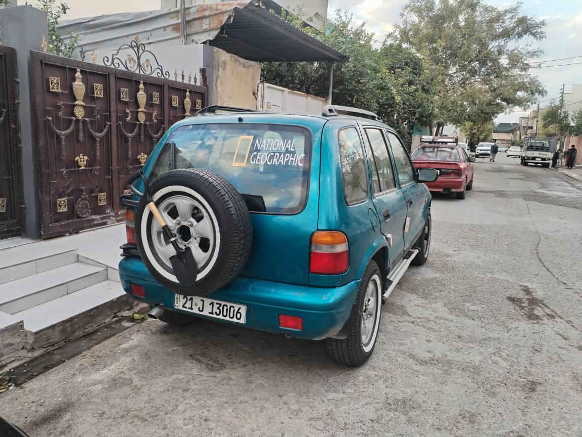 كيا سبورتج موديل 1996 صدر جديد طخم تاير جديد محرك مسكر كير محرك لوك دبل اكسل شغال كهربائيات كلها شغالة طخم قوايش وراديتر مروحة كهربائية كلها جديدة سيارة جاهزة ومتعوب عليها دواخل كلش نظيفة بيها بطاقة بنزين للبيع او مراوس السعر 48 ومجال 
*********** / *********** كركوك, العراق
