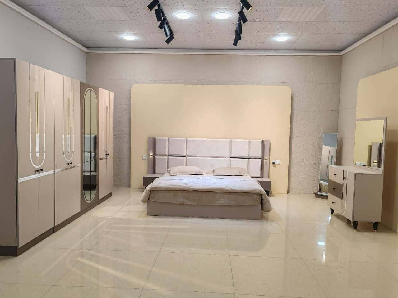 بسم الله
غرفة نوم ناز ابواب 7 قطع معمل اصلي درجة اولى📢
نفس الصورة بالضبط💯
برغي وجوي حديد
سرير جك خزان 
نرمايد هيدروليك 
سكك ثلاث مراحل  
متوفرة بلون كريمي
كنتور 6 باب قياس 225سم✅
ملحق كنتور 2 باب 75سم✅
سرير 180*200✅
كومديات عدد 2✅
ميز تواليت✅
مراة قيافه✅
السعر  900 الف 
خدمه توصیل متوفر
للحجز مراسلتی
العنوان//بغداد


**إذا كنت صاحب هذا الإعلان وتريد حذفه لأي سبب، رجاءا أرسل رسالة إلى الدعم الفني**