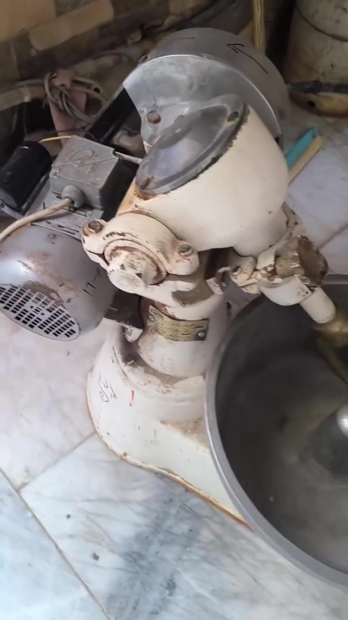 عجانه للبيع سعر 250باله كويتيه شرط الشغل 
15كيلو 
ناصريه حي اريدو 
***********
