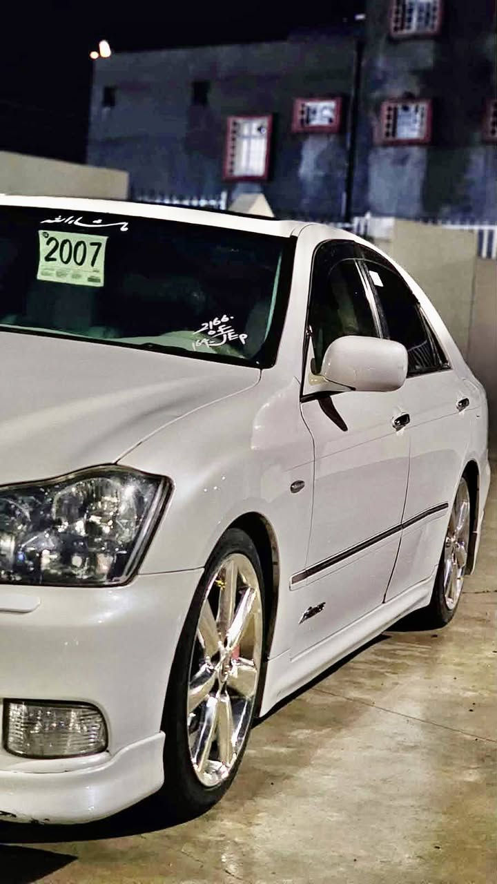 شاهینە بۆ فرۆشتن  2007
GRS 184 براوە براوە 
سەیارە نمونەی جوانیە  کامل مەسرەف کراوە  لە رەسمەکان جوانتر نەبو نەتەوئ
ناو سپە سەیارەکە 
جلد و هیتەر 
سلایت
کوشن حەزن
لەیتی ناوجەی کوێر 
سەقف و کەفەر گۆراوی بە شەرت
گێر و مەکینەی بەشەرتی ١٠٠ فیتەر
٥ بەسمە هەمووی بەسراوە
چوار تایە و ویلی دینگەی سفری بۆ بەسراوە
لە قەوەت خۆی بێزارە 
RPM کراوەتەوە
137کم رۆشتە 
موشتەریت تیل  مالی کەس مەشکێنن

ژ.م ***********
