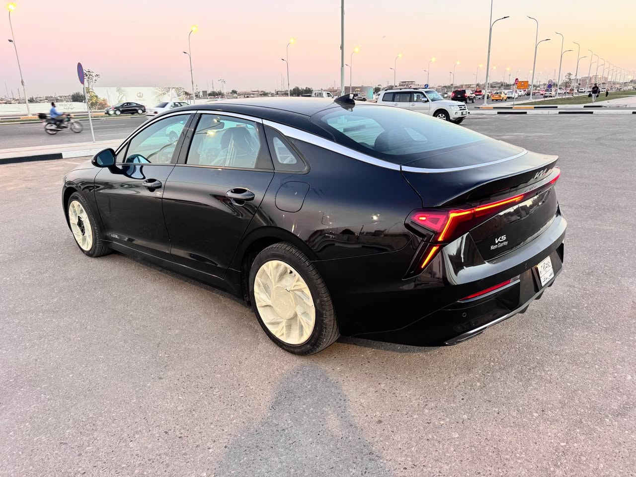 زيرو مديل 2025 K5 

 كيا فايف سيارة جديدة زيرو مكفولة من كلشي ماشيه 300 كيلو فقط حره بسمي بدون رقم فول موصفات GT Line للستفسار : *********** البصرة, العراق
