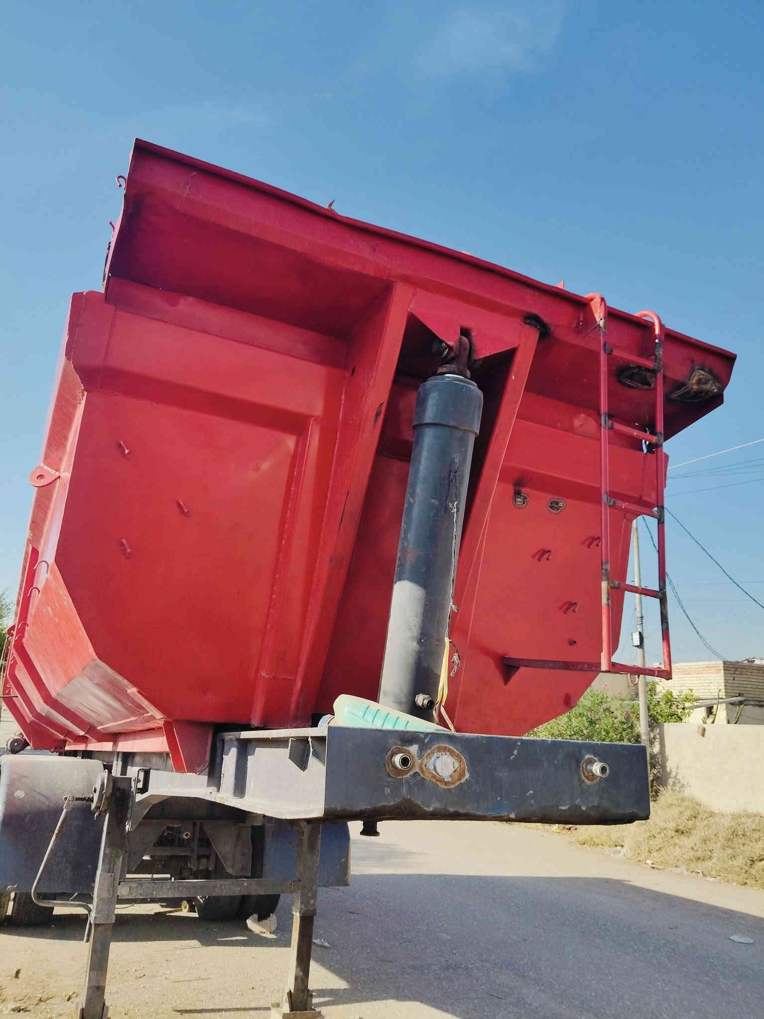 اسلام عليكم ورحمة الله وبركاته عربانه تركي مكفوله من الجفيه ولويه شاصي مكفول دنگيرين الثالث منزوع دناگير 14بلادي مالتهه تايرات 60الناصي باب دفتري هوه عربانه جاهزه جك جديد السعر 65وبي مجال العنوان بغداد جرف النداف الرقم ***********
