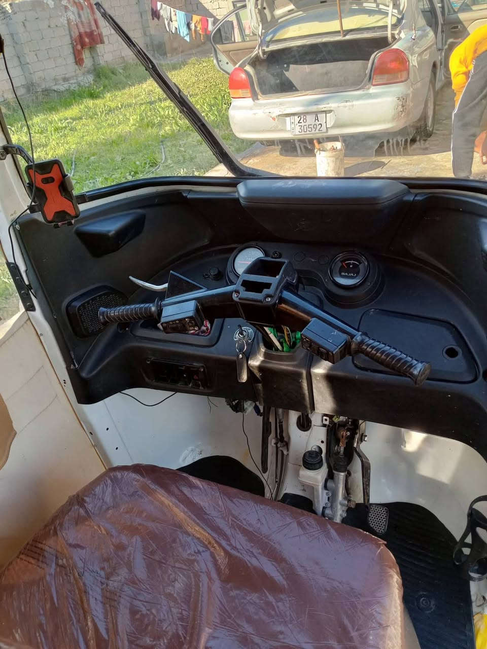 السلام عليكم ورحمه الله وبركاته للبيع تكتك موديل 22رقم سنويه مداور ثاني يوم جاهزه من كلشي مكينه مكفوله من كلشي السعر 8مليون العنوان بابل الحمزه الغربي رقم موبيل ***********
