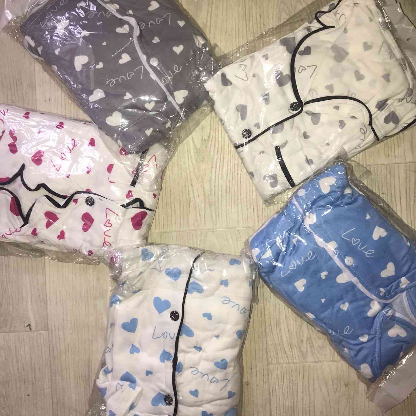 تراكات بهارية نسائية 
القياسات فري سايز
من وزن 50 الى 85 
متوفر خدمة توصيل لكافة محافظات العراق
#العراق #بغداد #البصرة #الموصل #اكسبلور


**إذا كنت صاحب هذا الإعلان وتريد حذفه لأي سبب، رجاءا أرسل رسالة إلى الدعم الفني**