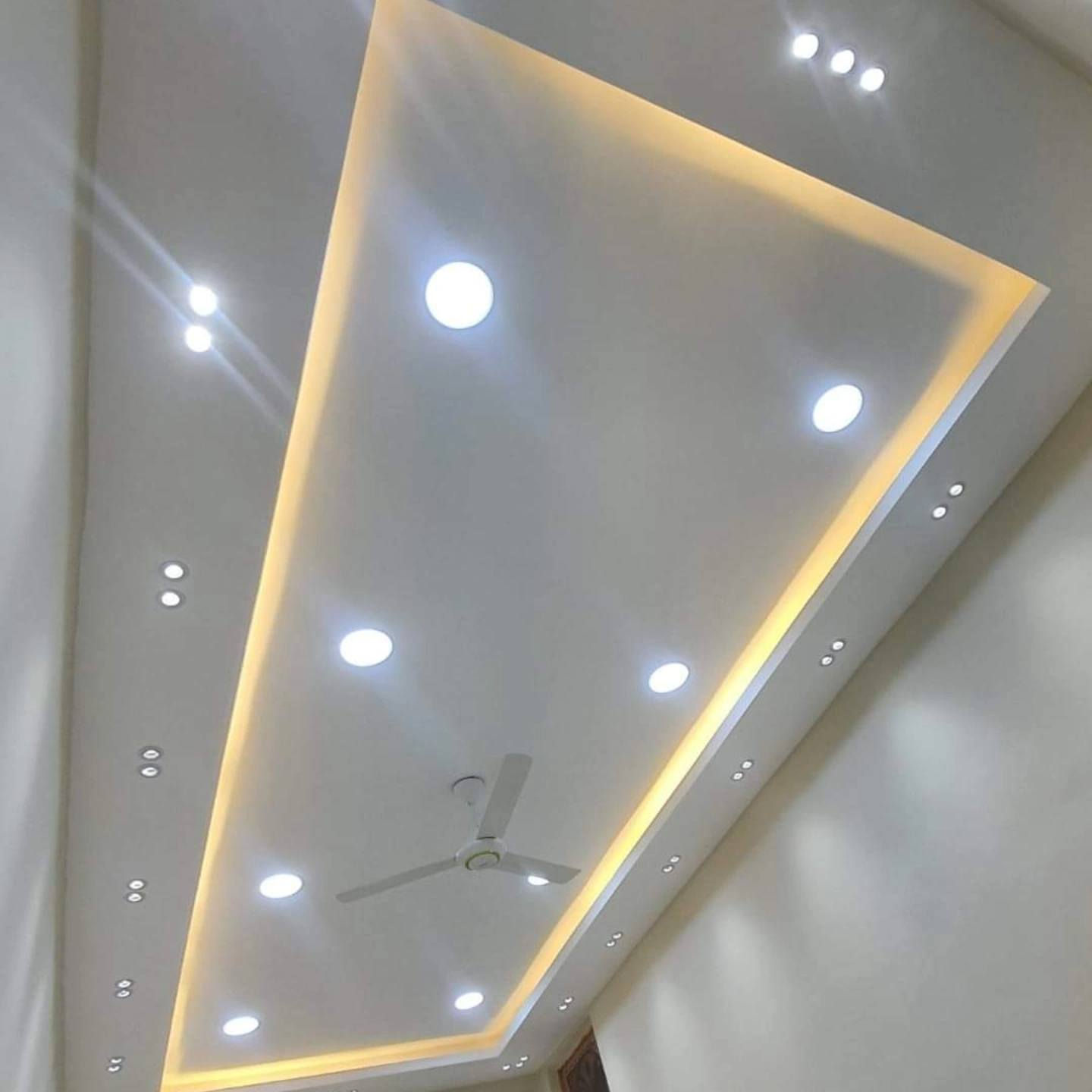 سلام عليكم صباغ وديكورات جبس بورد معجون صبغ سقوف ثانويه مكاني ابو لخصيب نعمل نقد واقصاد ***********
