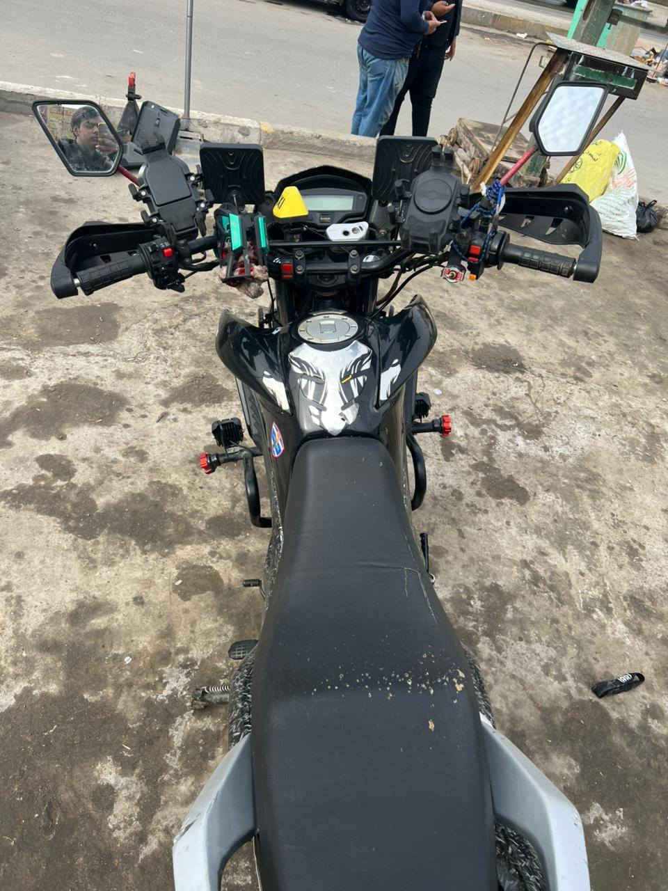 السلام عليكم
دراجة دايون قفاز محرك 200 دراجة جديدة وجاهزة رقم اربيل احولك وتطلع گبل للشغل دينار واحد ماتصرف عليهه وشم كاربون فورجت دراجة حلوة كلج جديد باتري جديد دشبول الكتروني ليزري تاير خلفي سياحي جلاتين جوبلس العنوان بغداد ***********
