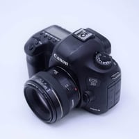 كانون 5D-lll • عدسه 50mm • نضافه 99/100