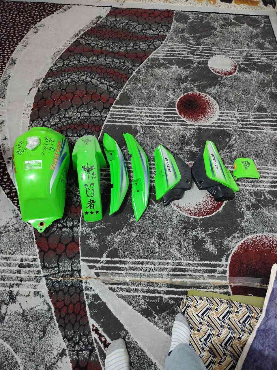 السلام عليكم بسبب الوعود الكاذبه  والعالم  الماعده  حجايه      سيت كامل مال عضم الأصلي مو تجاري جديد مامشدود السعر ١٣٠ قفل مكاني بابل ناحيه النيل 0773523 2743
