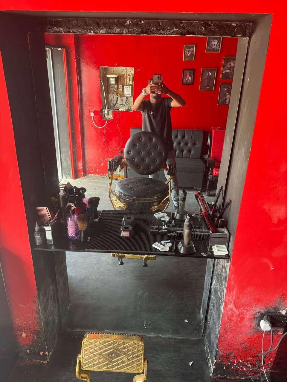 السلام عليكم كرسي حلاقه ملكي   مستخدم وميز  ابو المرايه   ممستعمله جديدة الكرسي جك عالي احسن نوعيه بلسوك بلملكي 
السعر سعر مناسب  بيهن  مجال قليل 
مكاني بغداد الوزيريه  
***********
