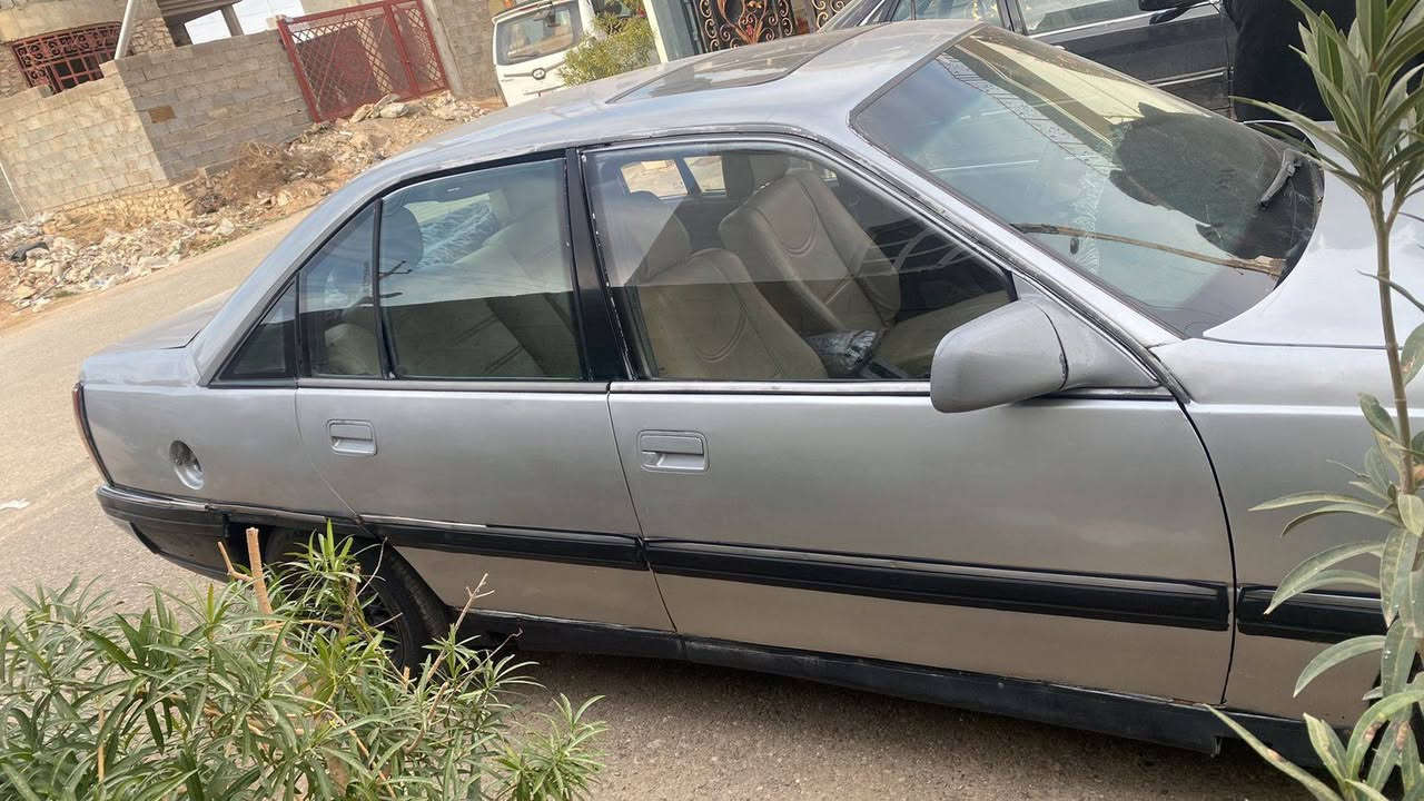 اوميكا للبيع
كدام عينك تفاصيل داخل لفديو 
موديل ٩٢ 
تخم تاير 
مكينه مجفته جديد 
كير شرط 
صدر نضيف 
سعر ٢٠وبيها مجال 
غير متواجد ع لفيس للاتصال 
***********
***********
