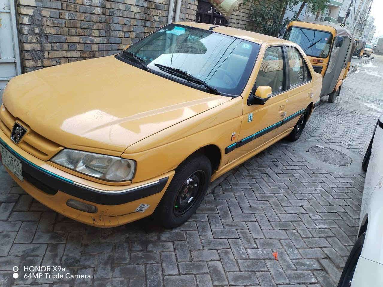 السلام عليكم بيجو بارص موديل 15 امبدل بنيد طاير  مكينه بيها خيط تبخير بيها نواقص واضحه بلصور السعر 40    مكان بغداد ام الكبر التصال ***********
