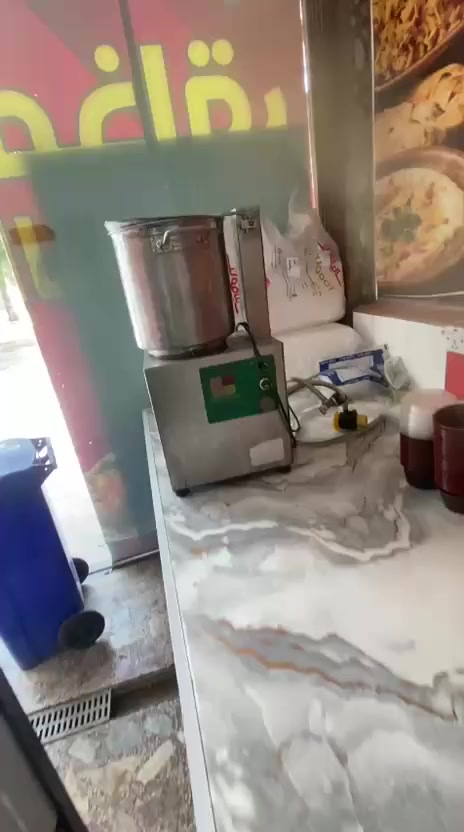 السلام عليكم شوايات دجاج مشوي ومحشي سعر الوحده 400 الف وميز وكاشير سعرهن 400 الف وعارض مقابلات سعرها 500 الف وحوض تخمير سعره 250 الف كرانيات ومثرمه مال حمص وثوميه سعرها 350 الف عنوان بغدادد السيديه
***********
