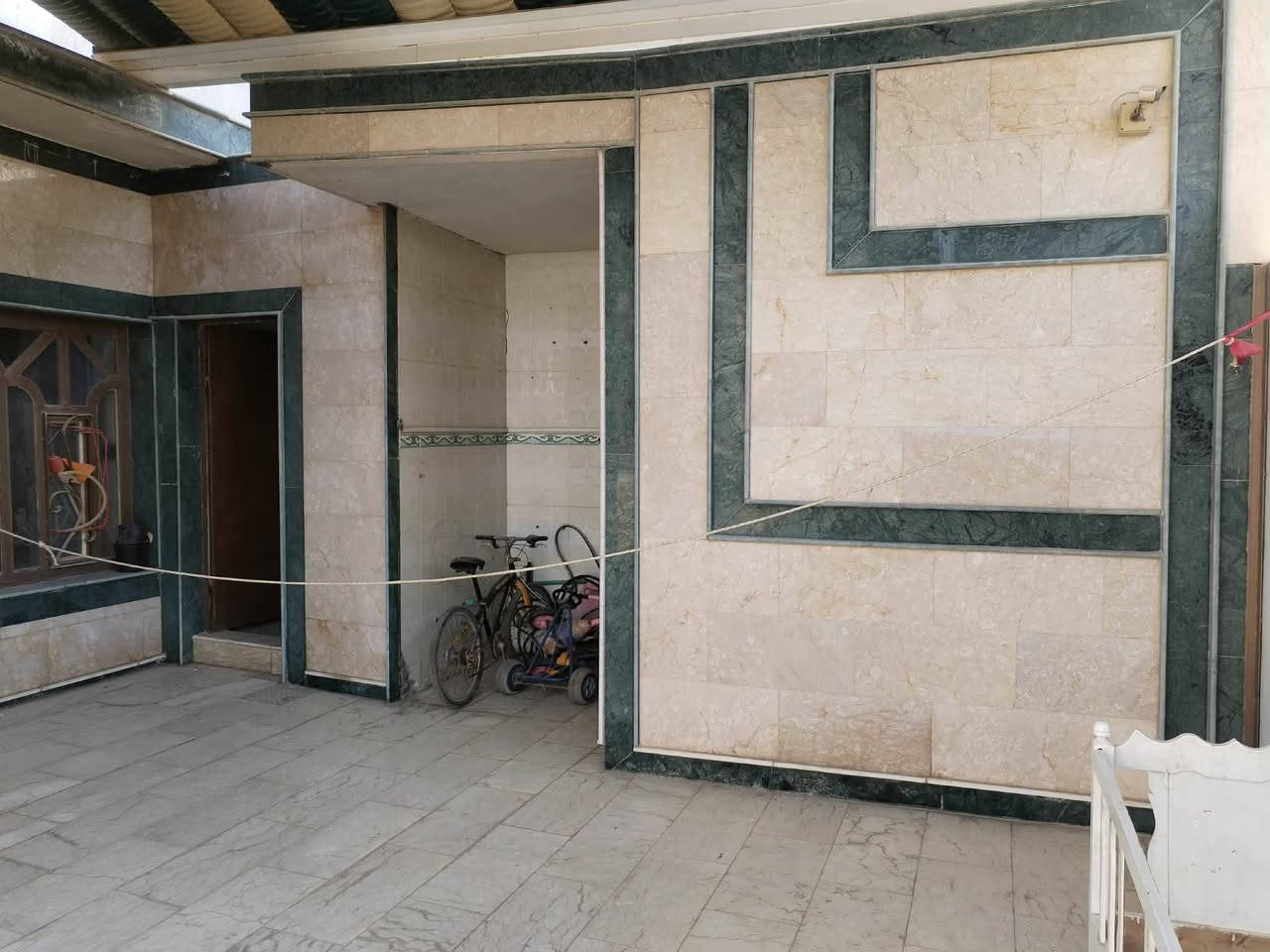 السلام عليكم منزل للبيع مساحه ٣٢٠ المهندسين قرب شارع٨٠ الاستفسار الاتصال على الرقم ***********
