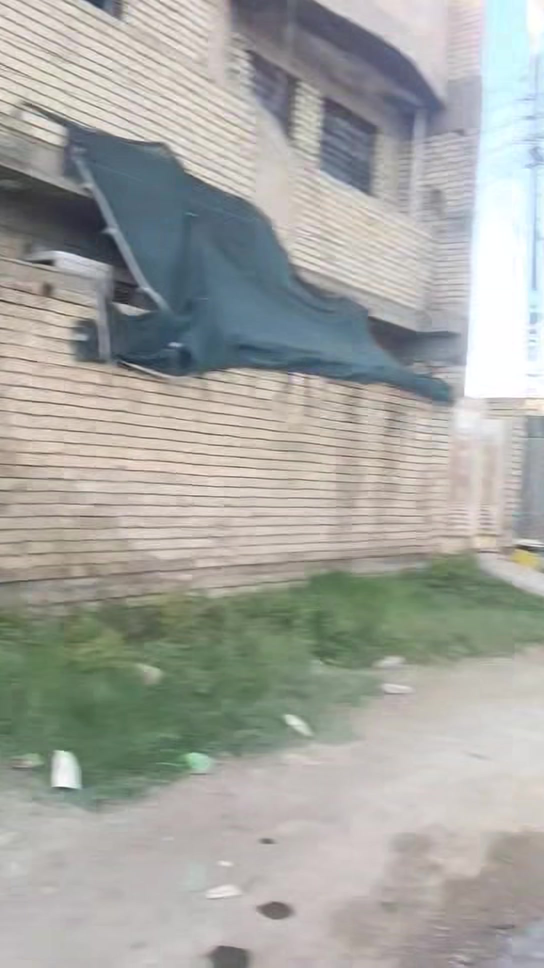 السلام عليكم بيت مساحه 200 متر للبيع ***********
