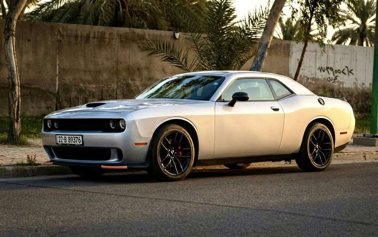 السلام عليكم 
🛑 للبيع فقط 🛑 
 
دوج چالنجر SXT
موديل ٢٠٢٢
مكينة ٣٦٠٠ 
٦ سلندر 
تو ويل (RWD)
رقم اربيل الدولي بإسمي ( تحويل فقط ماسوي وكالة ) 
مواصفات الsxt المعروفة مضيوف عليها
شاشة كبيرة 
دواخل كاربون فايبر 
مري جانبية كاربون فايبر 
شفقة خلفية
بنيد و وياله محدثه مال GT
تعتيم ذاتي للمراية الوسطية
كاميرا خلفية دوارة
هيتر مري جانبية
تبريد قطعتين مناخ منفصل و تبريد خلفي
فول تحكم ستيرن
بصمة + تشغيل عن بعد
كرسي السائق كهربائي 
ويل ٢٠  تو سايز مع تخم تاير جديد 
حجر بيئة بلادي
داخل جلد لونين
گير و مكينة و تبريد و حدادية و كهربائيات مكفولات

سيارة عليها برمجة مراوح و تحسين اداء و تشتغل على بانزين عادي و محسن بدون دوانز 

ماشية ٣٧ الف ميل 
سيارة نظيفة و ما متعوبة مال جناي 

السيارة حادثها قطعة وحدة صبغ 
البنيد مبدل و مصبوغ فقط و الچاملغات الامامية بيها تعديل بارد و تكحيل شي قليل بالحواف

 اي قطعة كلير من امريكا ماكو

شباب المنشور كلش واضح و مفصل و ما اقطع سعر بالتلفون تجي تشوف و نتفق و الله يقدم البي خير للطرفين 

عنواني بغداد / الكرادة ساحة الواثق 

السعر ١٨٥ بي مجال بسيط

للتواصل *********** متوفر واتساب
