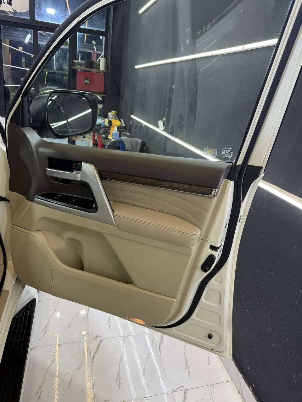 السلام عليكم

… لاندكروزر  VXR مكينه 5700 للبيع موديل 2021. مواصفات معروفه .كشنين كهرباء 3 طكات جنطه كهرباء .فئه ساز ماشيه 87 الف حقيقي. 

#السعر57 الف 
وبيها مجال 
المكان بغداد

رقم الهاتف 

‭***********‬
