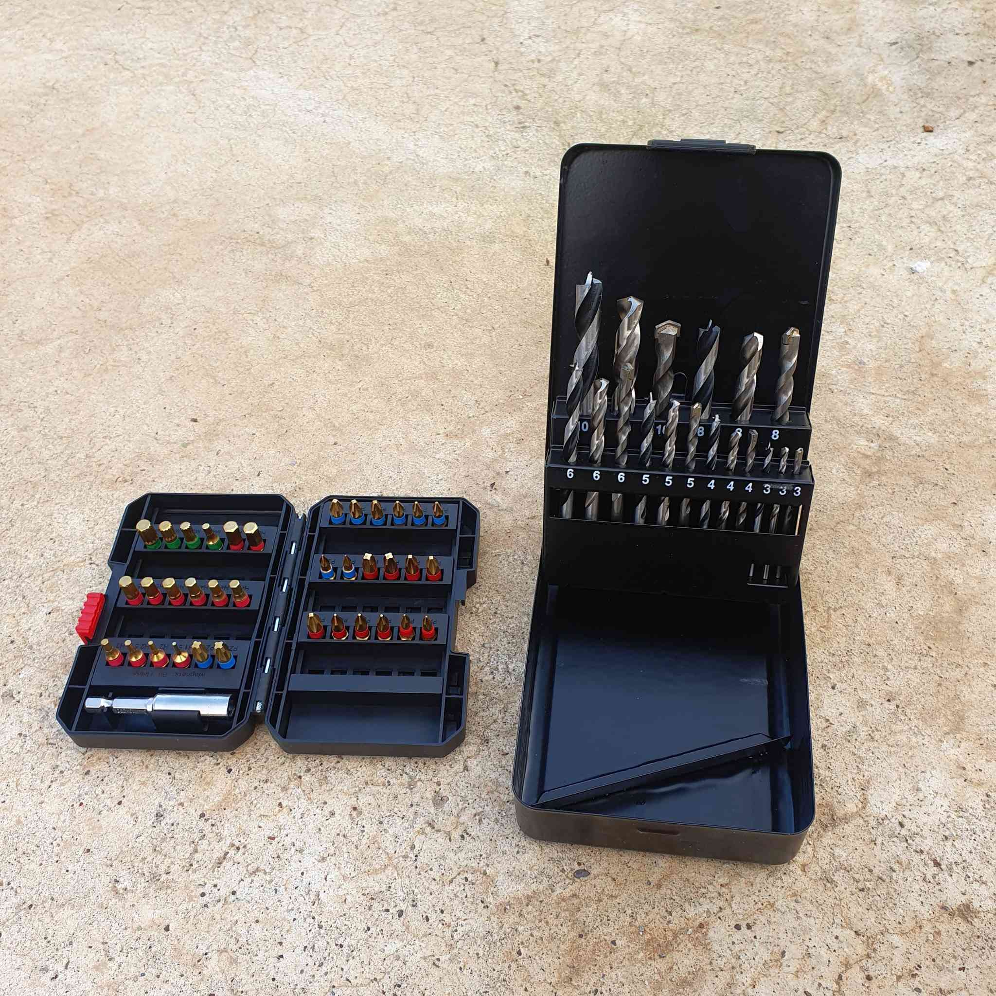 اغراض للبيع اصلي بسعر مناسب للإستفسار اتصل على الرقم ***********
