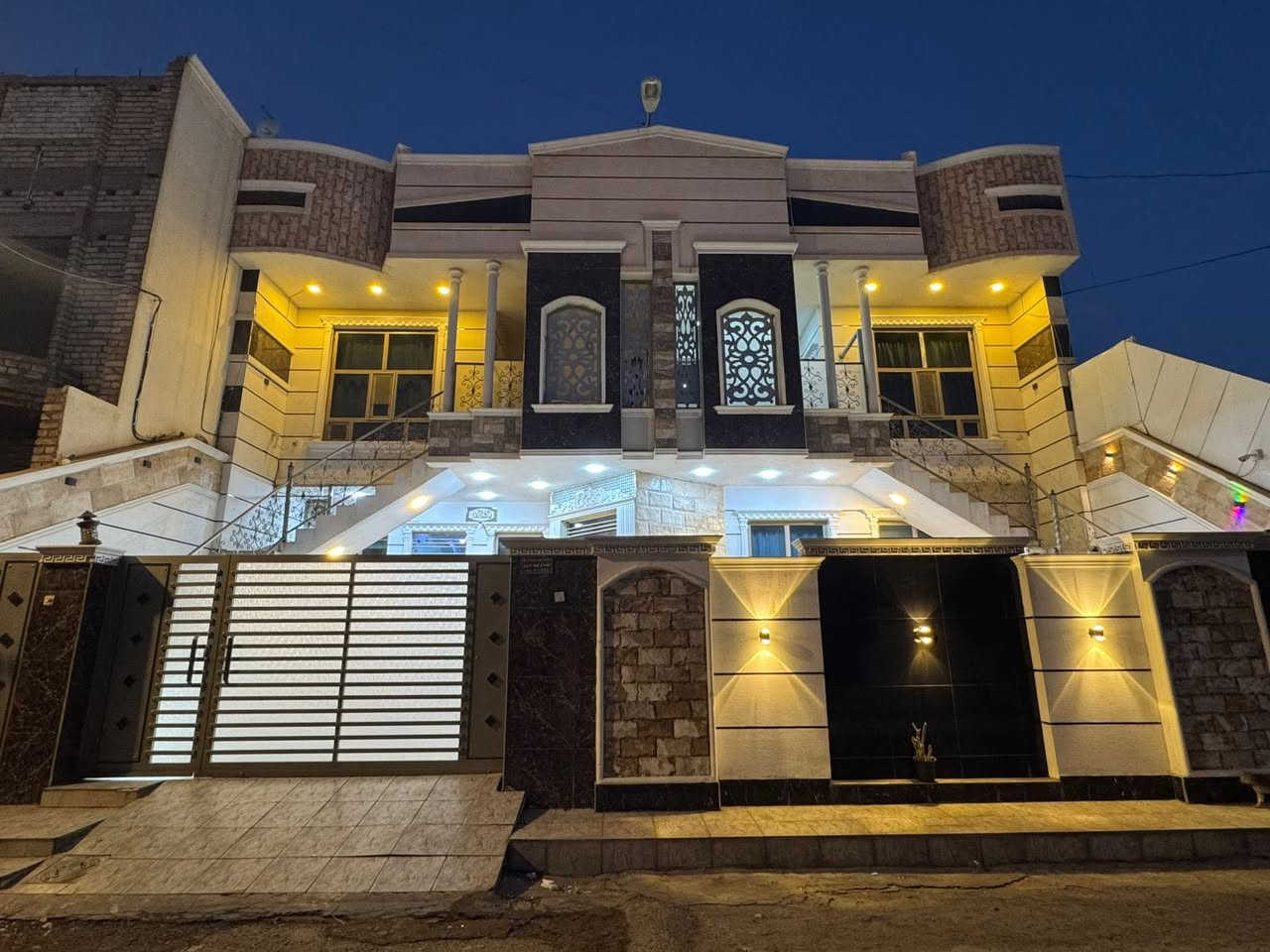 🔺🔺🔺للبيع🔺🔺🔺
🔴بيت للبيع حي الضباط الثانيه🔴

🔺المساحه /280 متر 

🔺العرض /14 متر 

🔺النزال /20 متر 

🔺الشارع /8 متر 

🔺يبعد عن الشارع العام /20متر 

📍خلف بيت ابو الگبه📍

🔴يرهم استثمار وارد شهري او سكن اعتيادي🔴

🔺🔺السعر /تفضل خاص
وتساب /***********

🔺منقطعات واحد عن الثاني ثلاث مشتملات بموقع واحد ومميز وواصل جميع الخدمات 🔺

موقعنا /محيط العسكري مقابيل اسواق عطوفه 1

🔺مكتب الشواهق للعقار🔺

محمد  النومان /***********

مصطفى الحلبوسي/***********
📞📞واتس اب 📞📞
