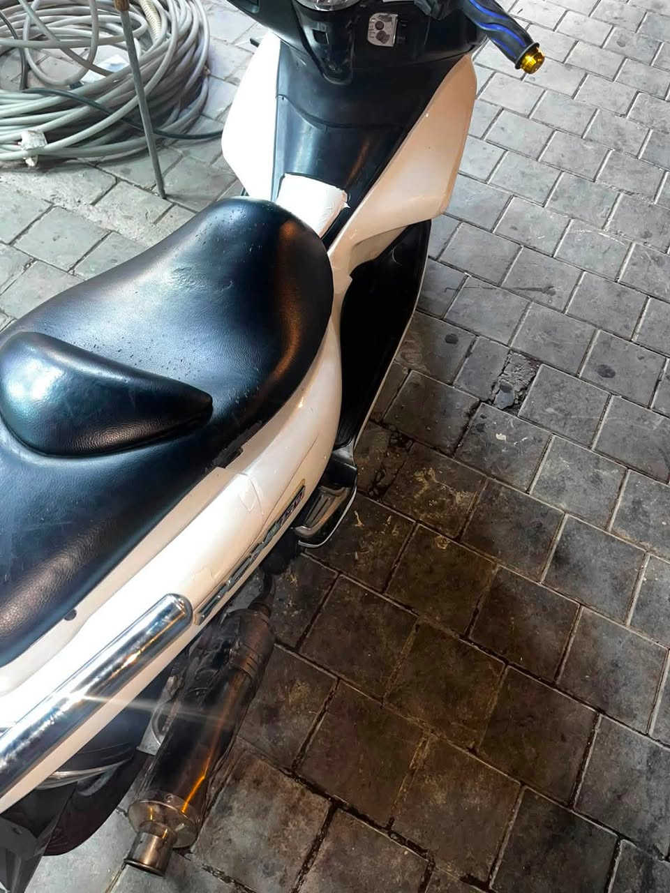 دراجه بي سي اكس جيل الاول دراجه حلوه ومرتبه سعرهه مليون وربع وبيها مجال حك الجيه *********** مدينه الصدر

