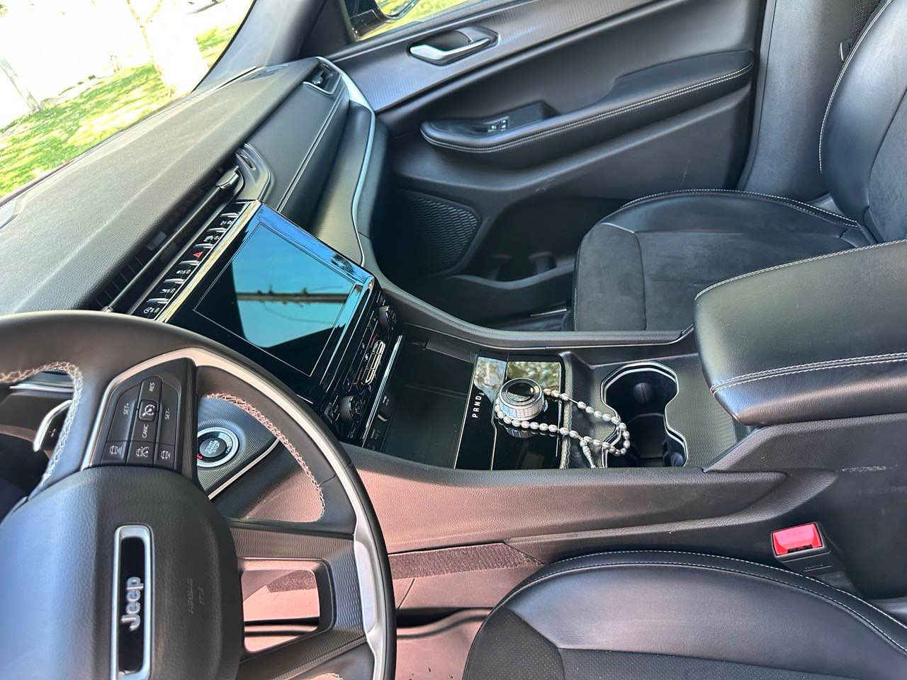 للبيع سياره Jeep Cherokee Altitude
موديل/ 2024
محرك 3.6
القوه/ 392حصان
كير /اوتماتيك 8سرعه
عدد ركاب /5راكب
اللون /ماروني
الرقم /شمالي
عداد/35000
قتحه سقف سياره كشنات تدفئه تبريد السياره جديده ومحرك وكير مكفول وصدر وتخم تايرسياره بدون ايرباك بالعافيه عالي ياخذه صبغ بيها جاملغ وبنيد بدون لا براكيت ولا داخل ولا لغدضربته خفيفه للاسفسار ع الرقم *********** كربلاء, العراق
