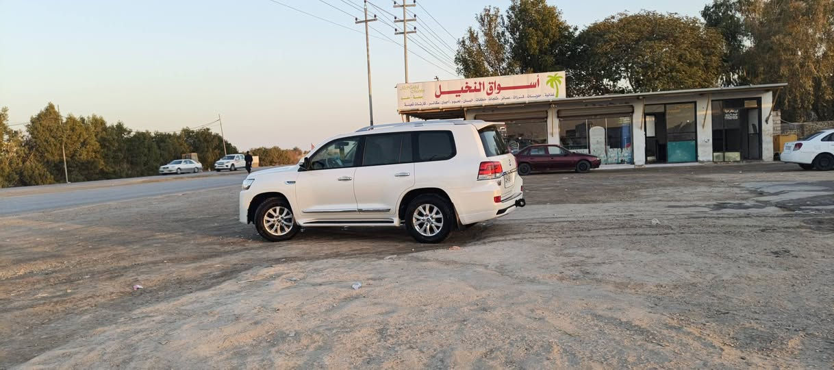 سلام عليكم. الانكروز ٢٠١٦ماشي٩٣مكفول عده السونار مرفوق ويه الصور بسمي مكانه الديوانية الحمزة الشرقي ٦سلندر فول مواصفات تشغيل عن بعد
جام يصعد ونزل عن بعد
حساس امامي خلفي ناطق
كشن كهرباي اتلث دكم
شاشه ترتفع جواه سيدي
ترحيب وظاه بل دوسه 
اناره داخلي جوه الرجل ابلاد
مري قابل الطي عند التقفل
وبعد هواي مواصفات
السياره جديده ماتخسر عليه ألف دينار 
الله يرزف التكون من نصيبه والله جديده السعر جوه السوك ٤٦٥اربع شداد وخمسه وستين السفسار التصال على ***********
*********** أبيه واتساب
