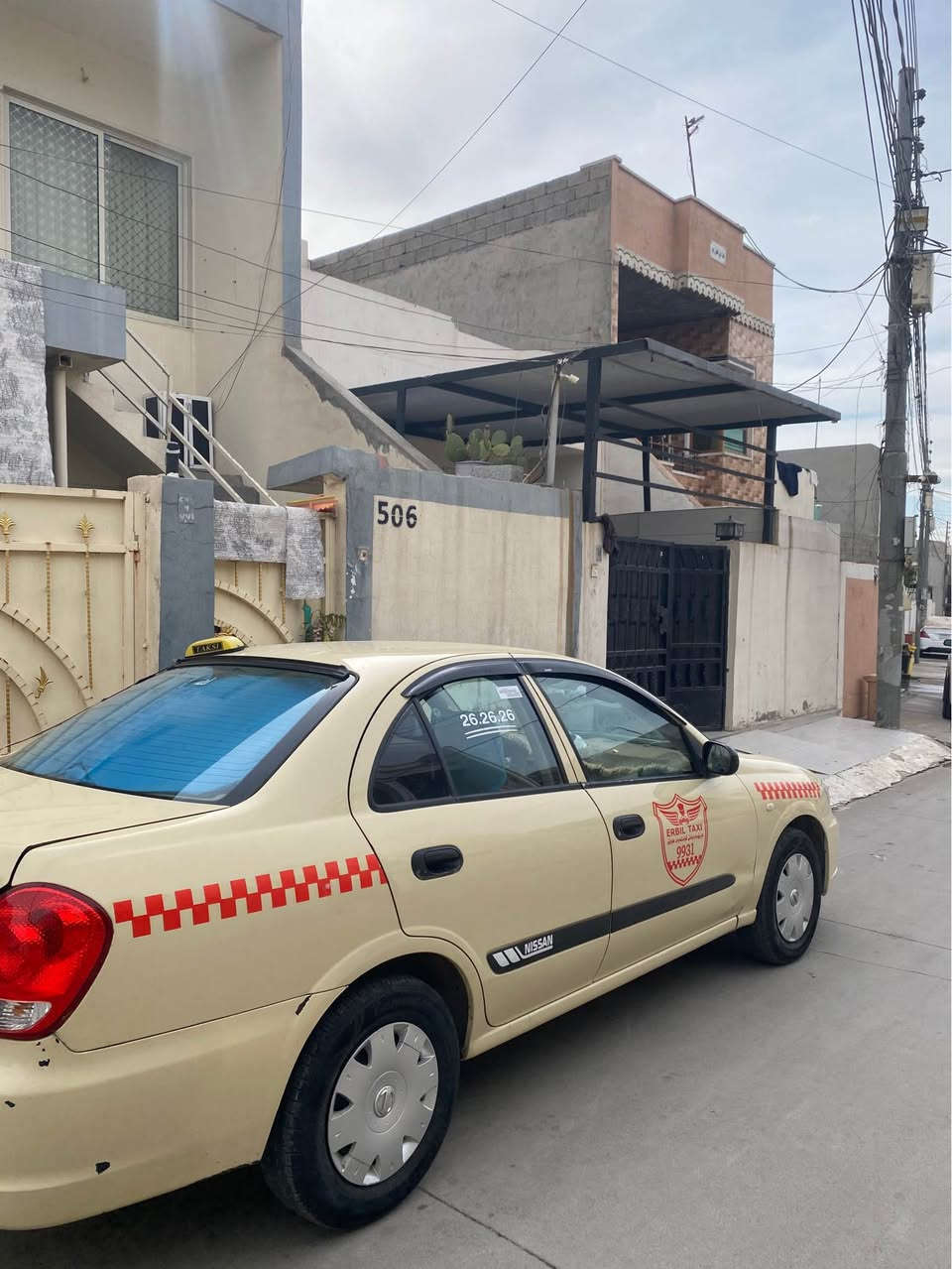 نيسان سني تكسي ٢٠١٠ دوو پارچة سبوغي هةية سةيارةيةكي زور خاوينة چوار جام كارةيابي گير عادي سعري ١٠٨ كةميك مجال ز.م/*********** أربيل, العراق
