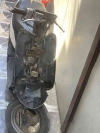 دراجه يوماها عصفوريه سرعه 60للبيع الدراجه بيه مكينه تاكل شارع شغاله سل...