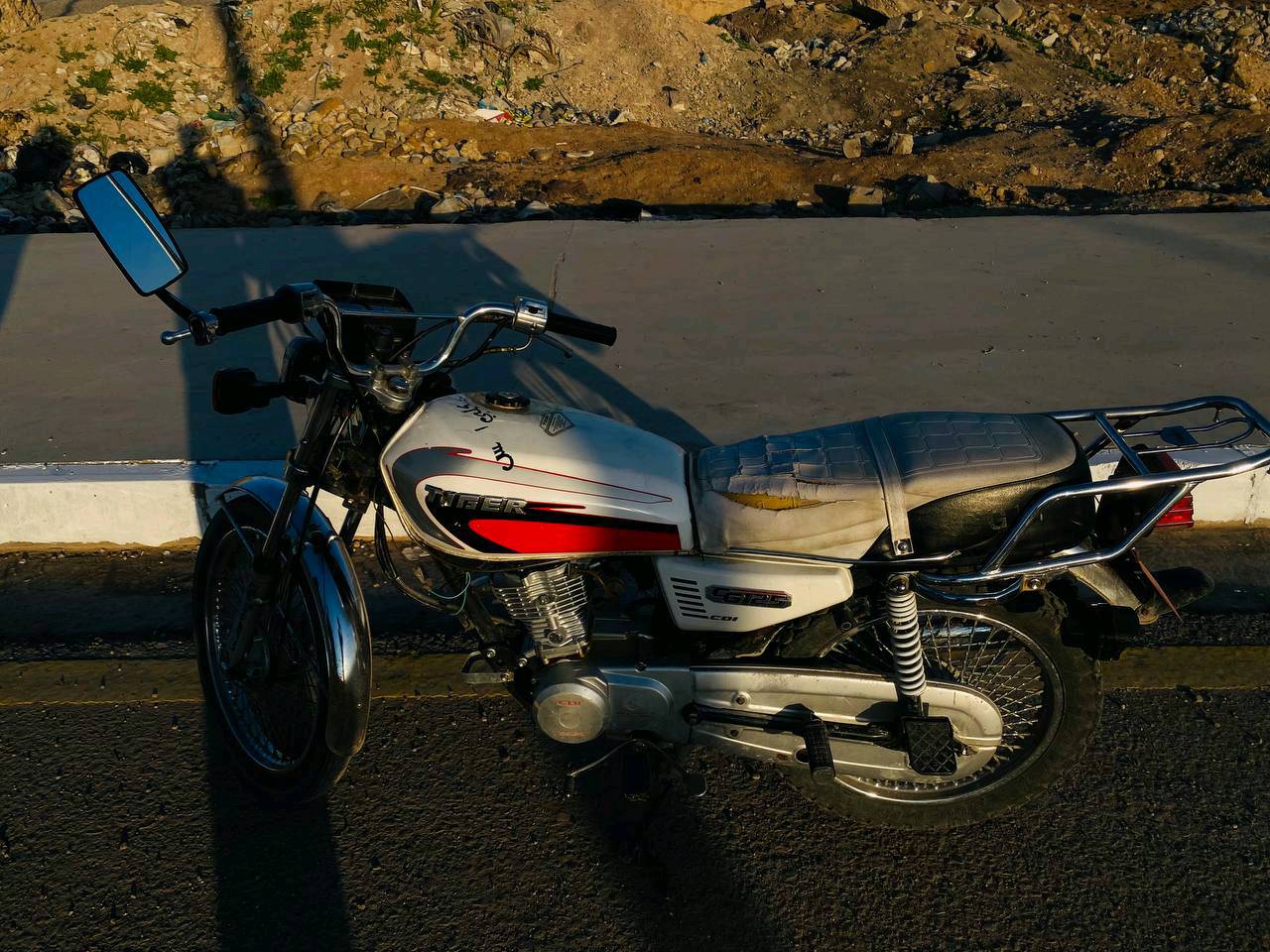 دراجة تايگر 2020 للبيع
4 گير 
كهربائيات ما بيها
مكينة ما مفتوحة شرط