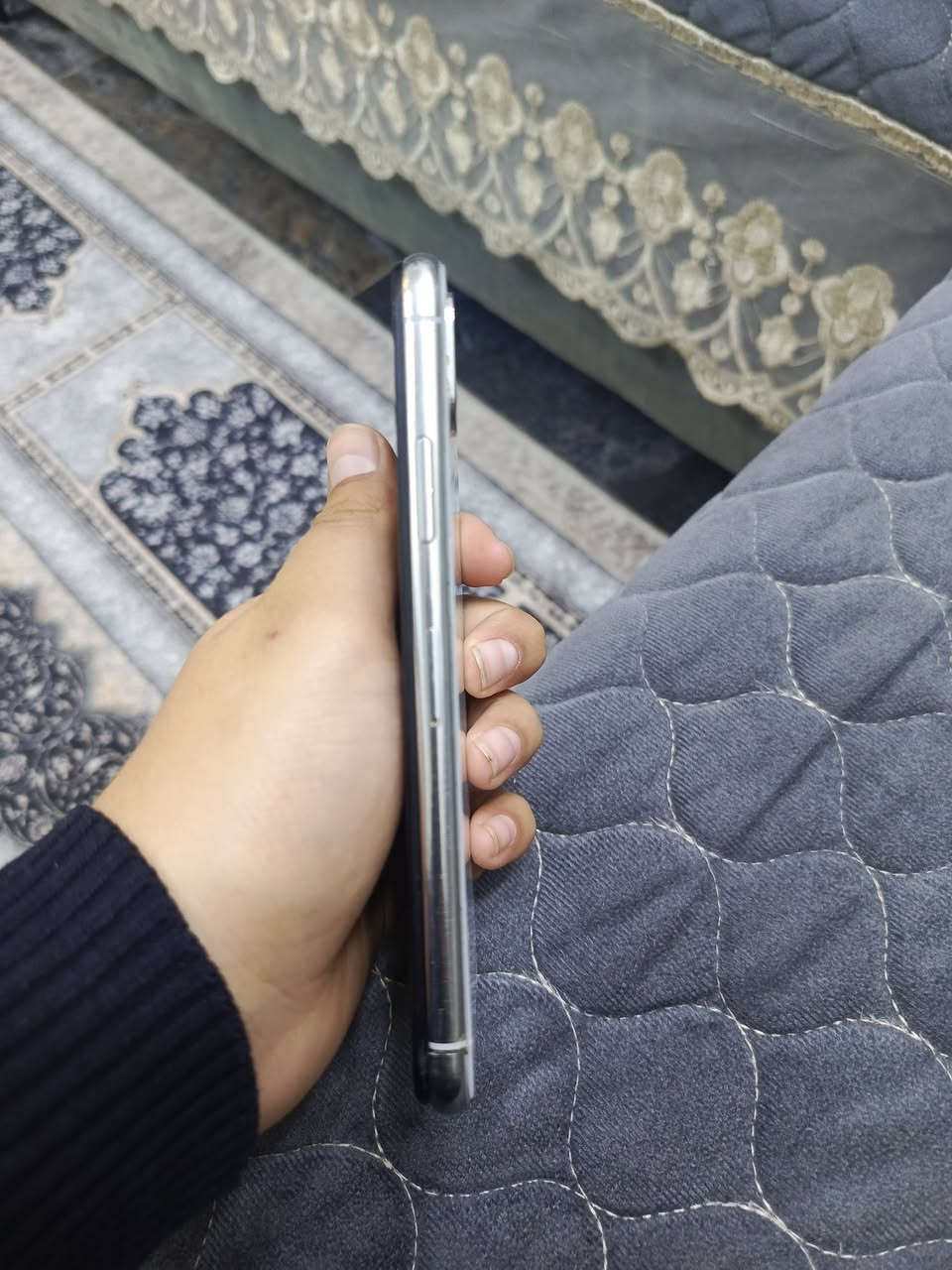 ايفون اكس اس للبيع
جهاز يردلة شاشة تبديل فقط
ذكرتة 64
بطارية 100 مبدلة
45 الف قفل بدون معاملة 
***********
تواصل خاص
