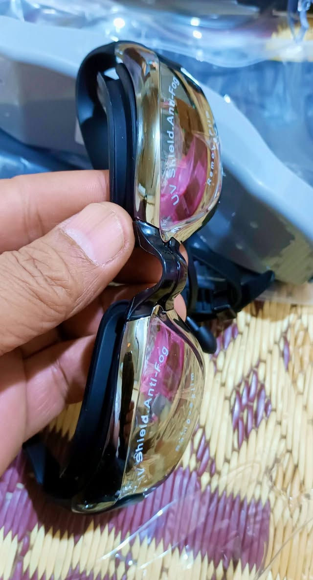 نظارات سباحة سيليكون مانعة للتسرب مع كاب للرأس
 للرجال والنساء حماية من الأشعة فوق البنفسجية، مضادة للكسر رؤية واضحة، عدسات مضادة للضباب


**إذا كنت صاحب هذا الإعلان وتريد حذفه لأي سبب، رجاءا أرسل رسالة إلى الدعم الفني**